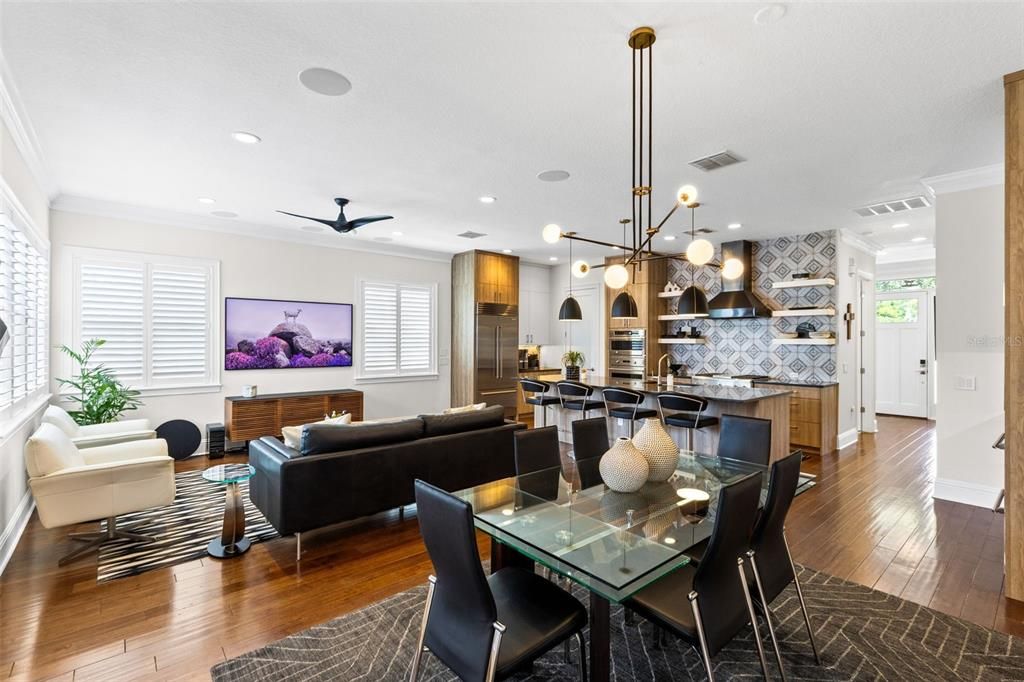Activo con contrato: $1,375,000 (3 camas, 3 baños, 2000 Pies cuadrados)