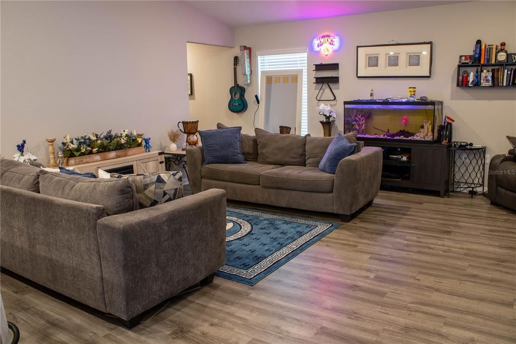 For Sale: $249,900 (3 beds, 2 baths, 1486 Square Feet)