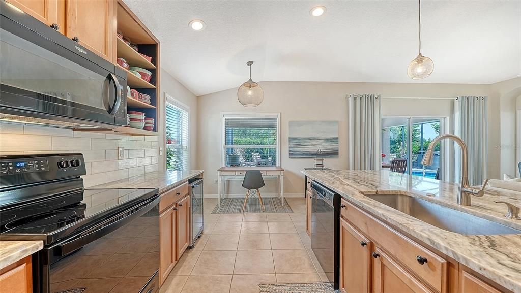 Active With Contract: $479,000 (3 beds, 2 baths, 1540 Square Feet)