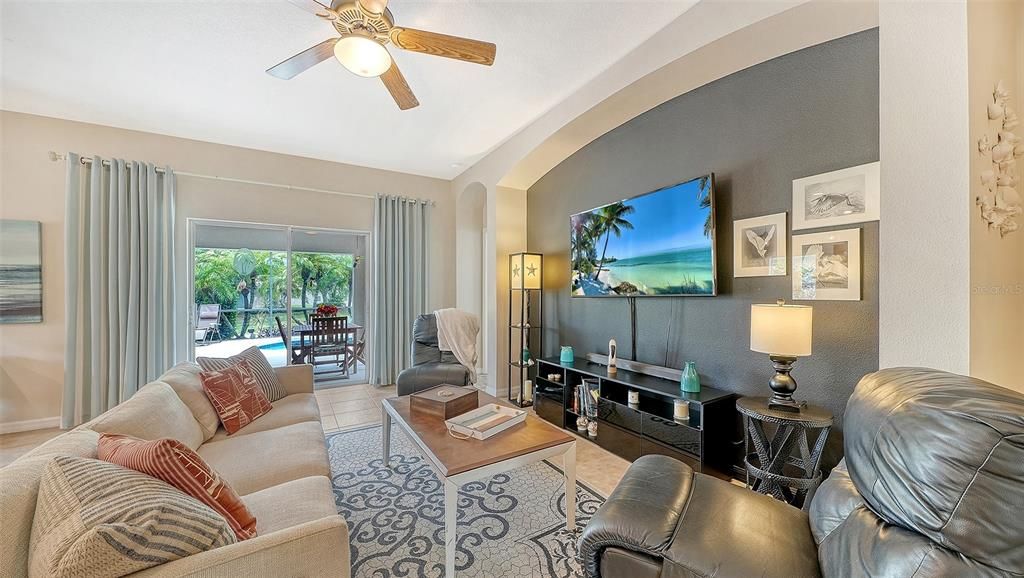 Active With Contract: $479,000 (3 beds, 2 baths, 1540 Square Feet)
