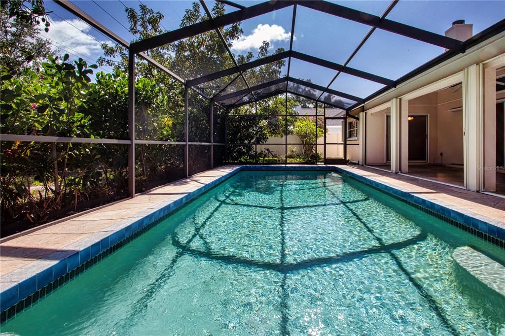 Active With Contract: $529,900 (3 beds, 2 baths, 1975 Square Feet)