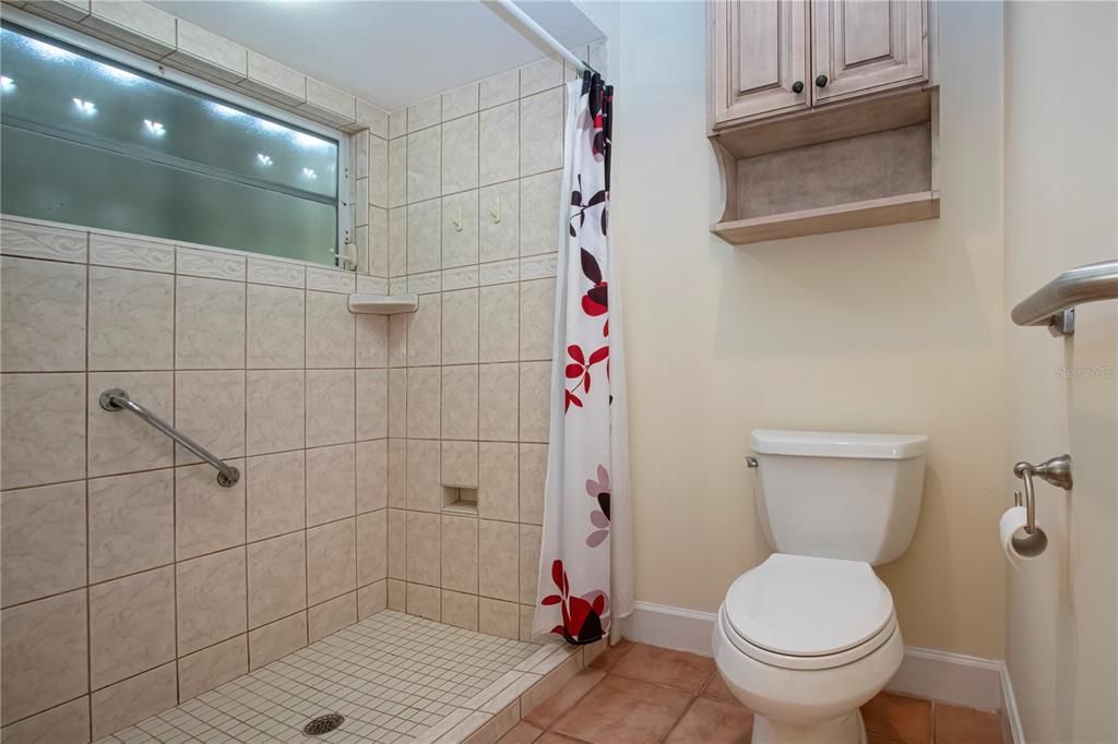 Active With Contract: $529,900 (3 beds, 2 baths, 1975 Square Feet)