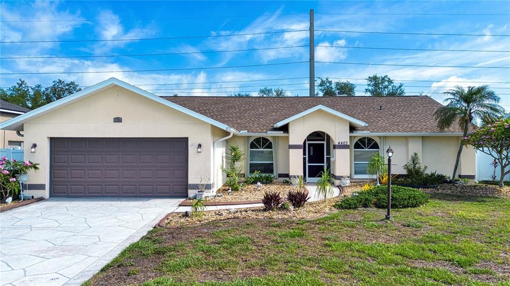 Active With Contract: $529,900 (3 beds, 2 baths, 1975 Square Feet)