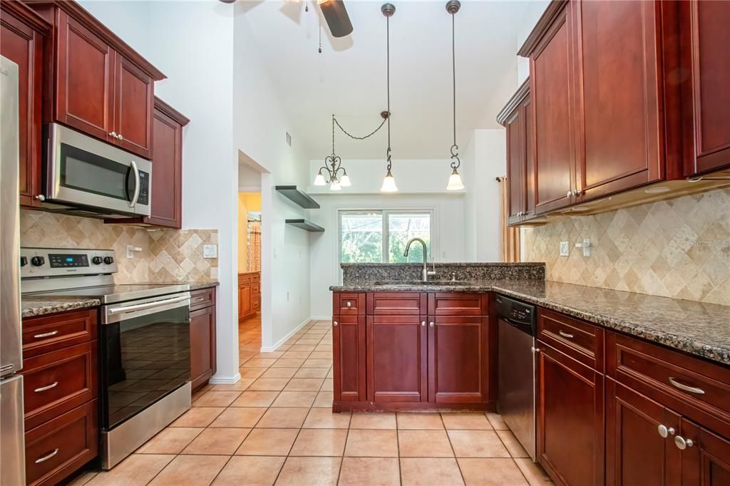 Active With Contract: $529,900 (3 beds, 2 baths, 1975 Square Feet)