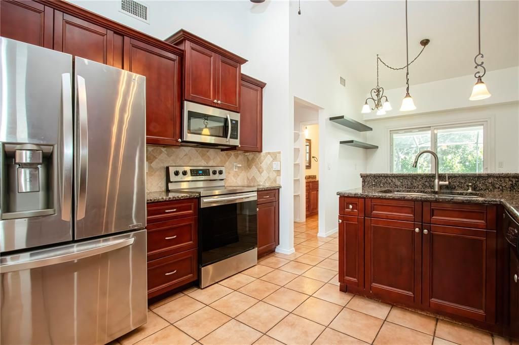 Active With Contract: $529,900 (3 beds, 2 baths, 1975 Square Feet)
