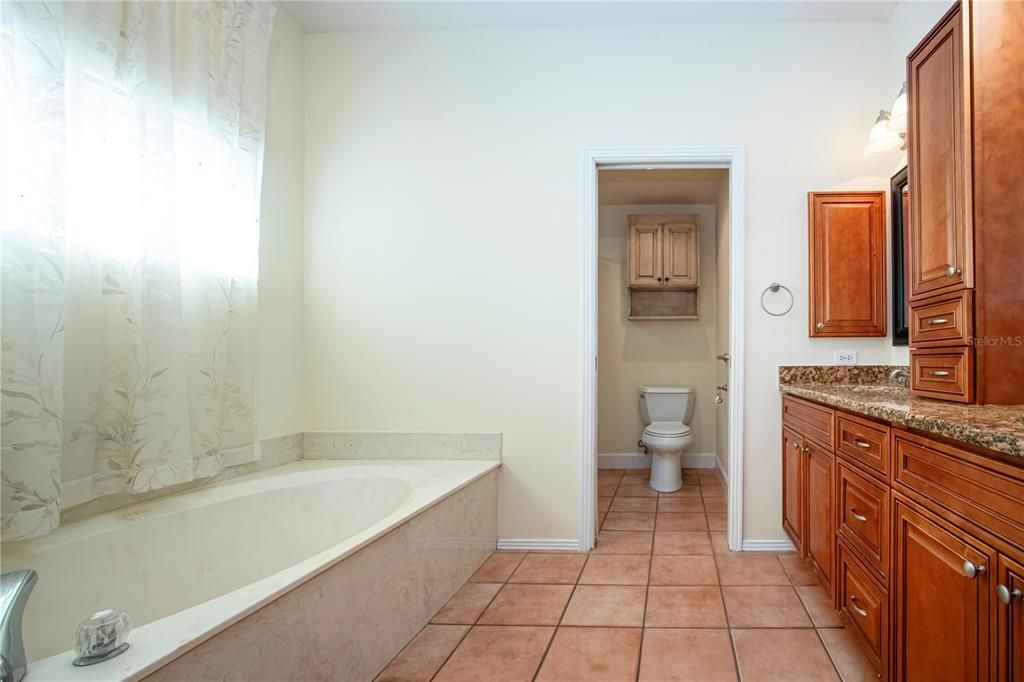 Active With Contract: $529,900 (3 beds, 2 baths, 1975 Square Feet)