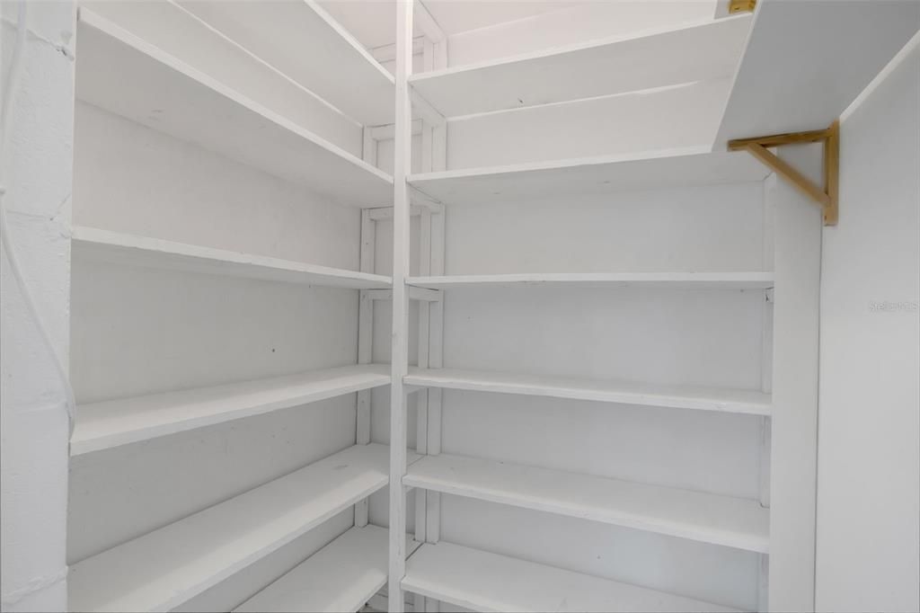 На продажу: $199,900 (2 спален, 2 ванн, 1225 Квадратных фут)