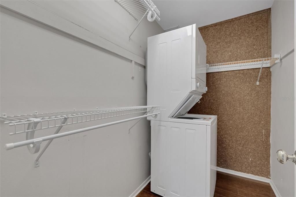 На продажу: $199,900 (2 спален, 2 ванн, 1225 Квадратных фут)