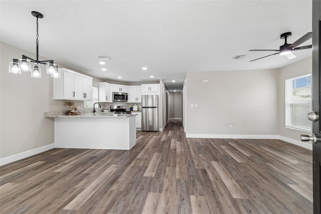 Activo con contrato: $299,900 (3 camas, 2 baños, 1248 Pies cuadrados)