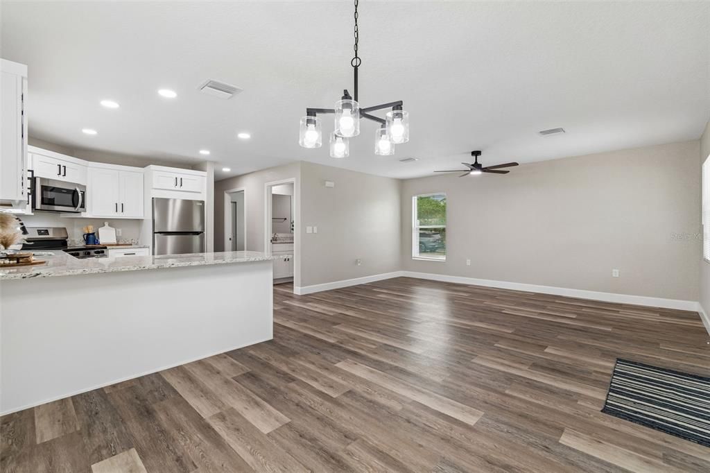 Activo con contrato: $299,900 (3 camas, 2 baños, 1248 Pies cuadrados)