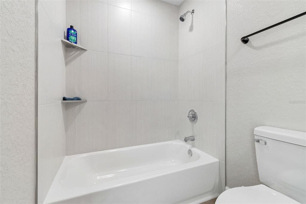 Activo con contrato: $299,900 (3 camas, 2 baños, 1248 Pies cuadrados)
