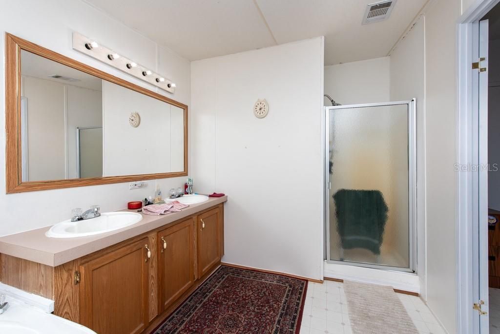 En Venta: $125,000 (3 camas, 2 baños, 1296 Pies cuadrados)