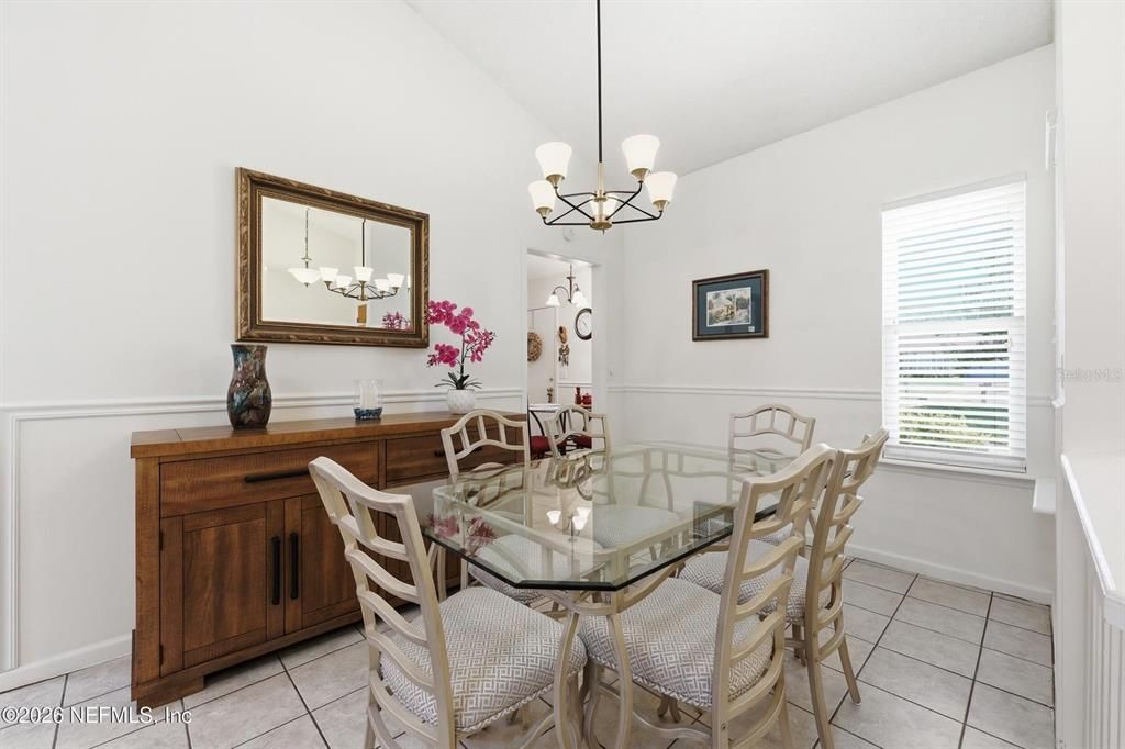 For Sale: $385,000 (3 beds, 2 baths, 1551 Square Feet)