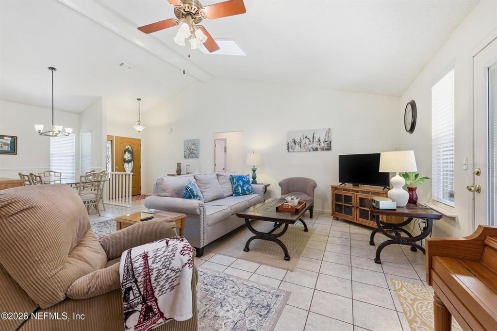 For Sale: $385,000 (3 beds, 2 baths, 1551 Square Feet)