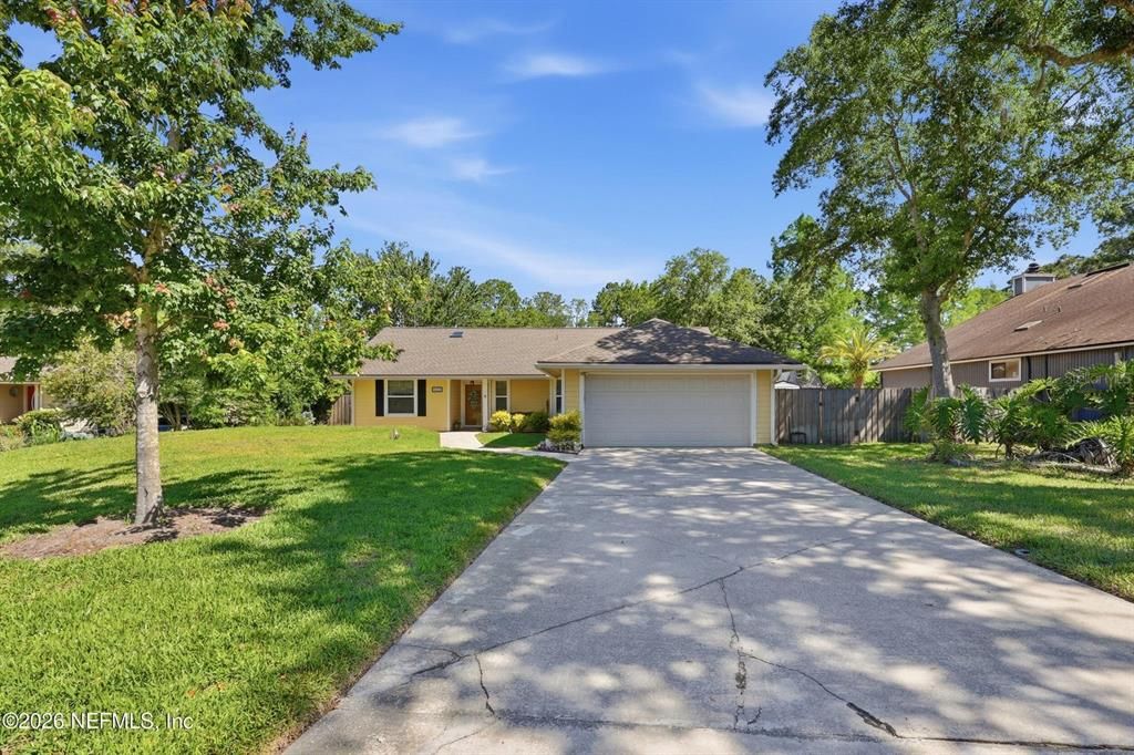 For Sale: $385,000 (3 beds, 2 baths, 1551 Square Feet)