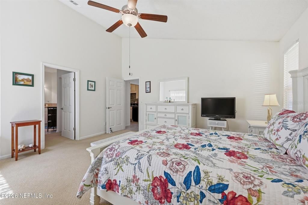 For Sale: $385,000 (3 beds, 2 baths, 1551 Square Feet)