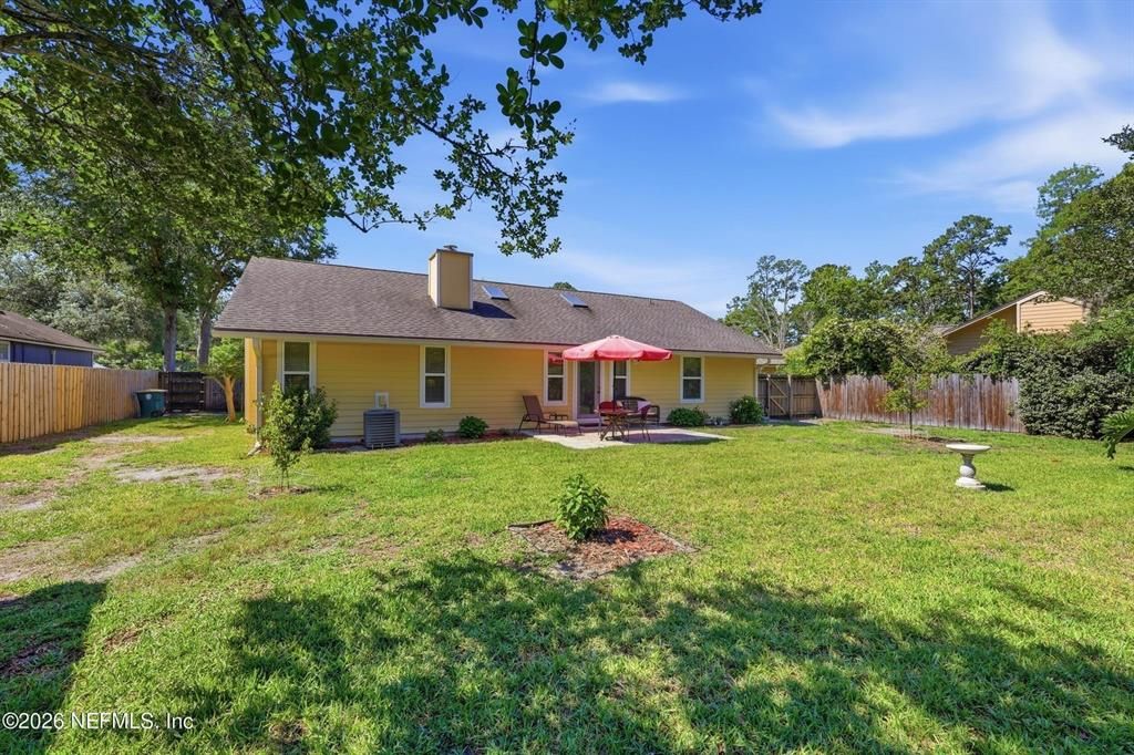 For Sale: $385,000 (3 beds, 2 baths, 1551 Square Feet)