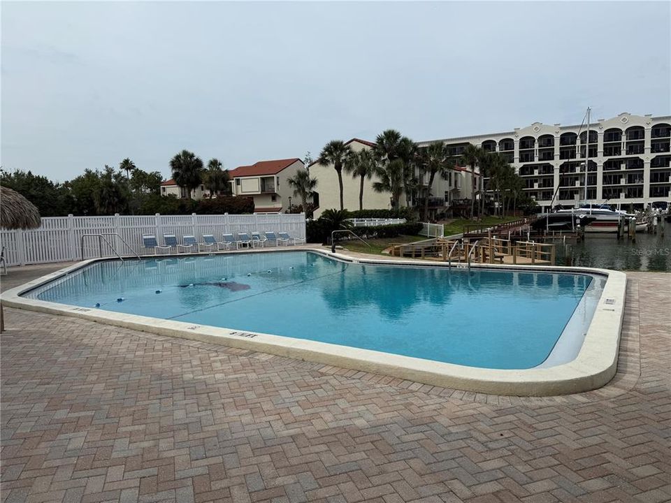 For Rent: $2,600 (1 beds, 1 baths, 760 Square Feet)