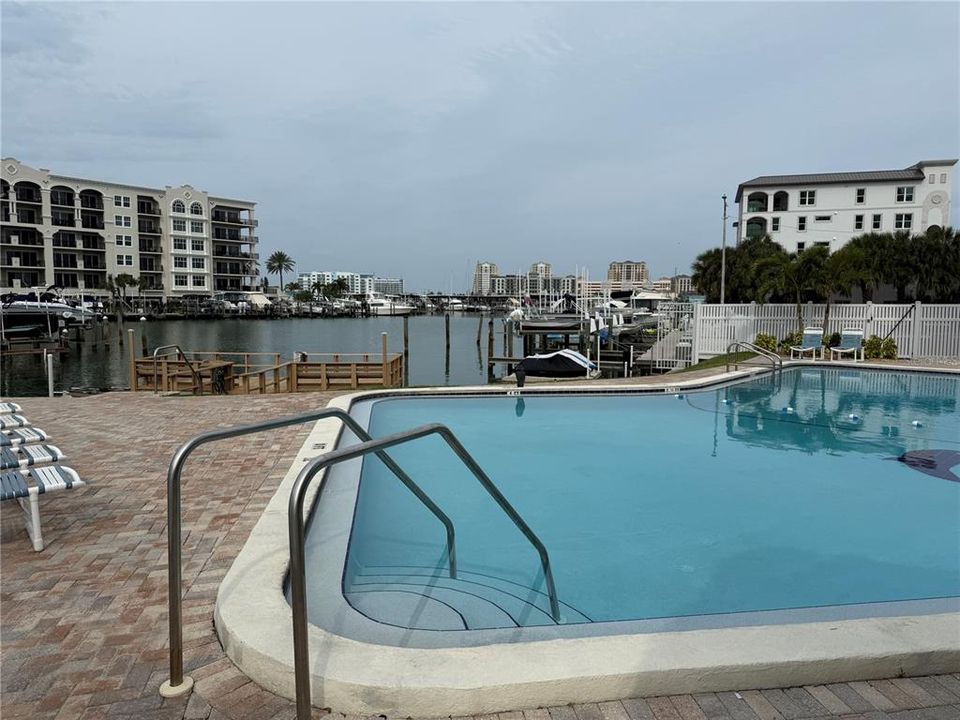 For Rent: $2,600 (1 beds, 1 baths, 760 Square Feet)
