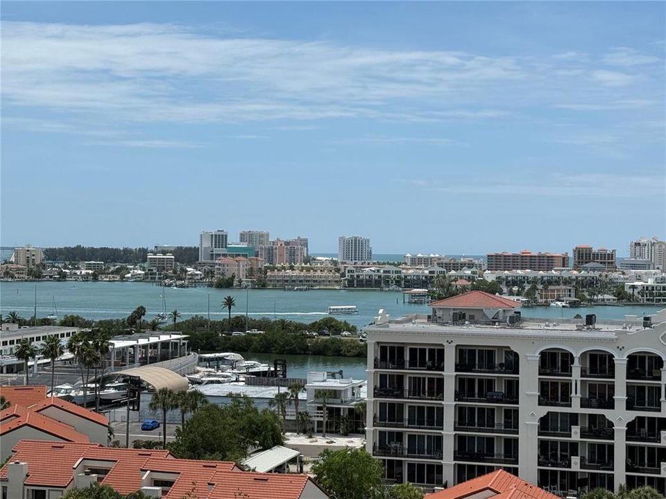 For Rent: $2,600 (1 beds, 1 baths, 760 Square Feet)
