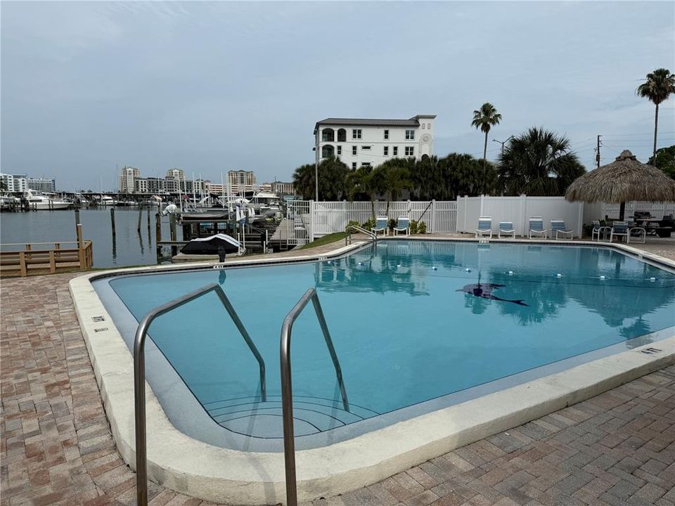 For Rent: $2,600 (1 beds, 1 baths, 760 Square Feet)