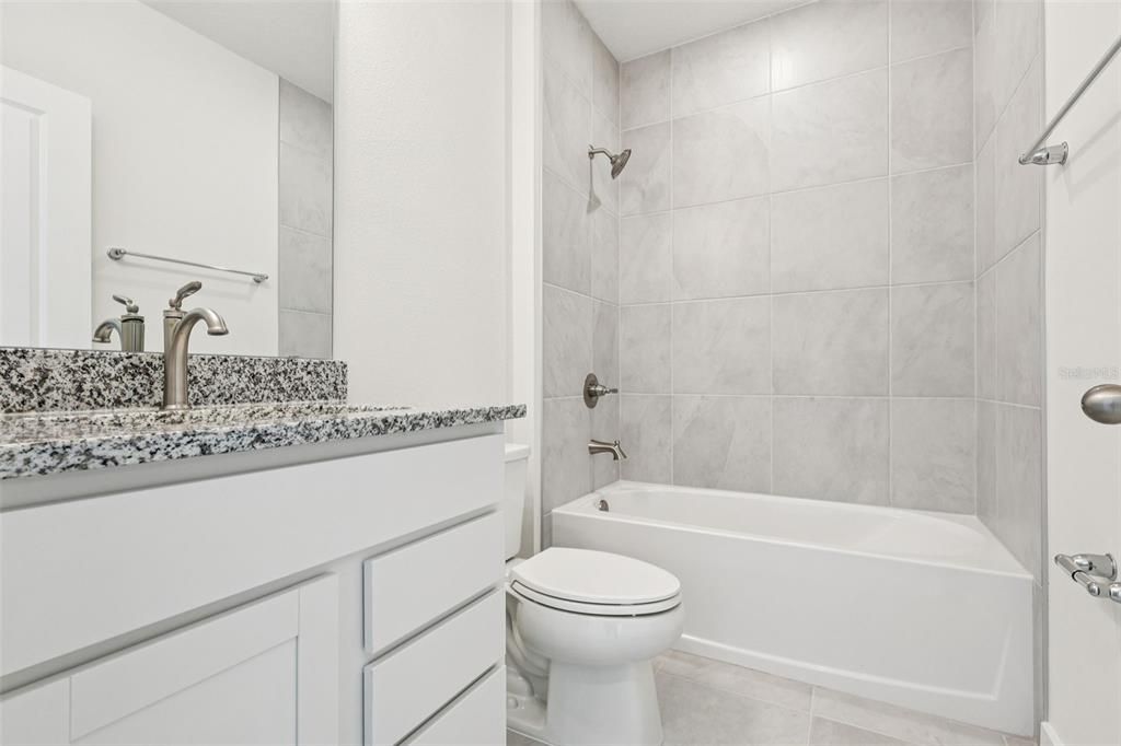 На продажу: $349,990 (4 спален, 3 ванн, 2371 Квадратных фут)