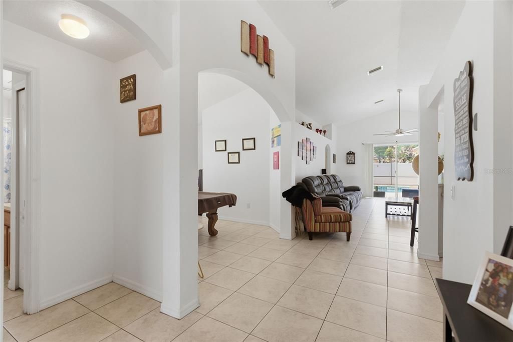 For Sale: $349,999 (4 beds, 3 baths, 1808 Square Feet)