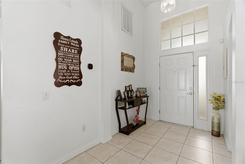 For Sale: $349,999 (4 beds, 3 baths, 1808 Square Feet)