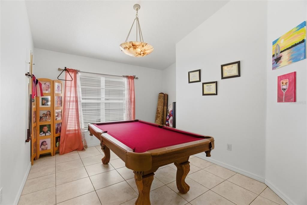 For Sale: $349,999 (4 beds, 3 baths, 1808 Square Feet)