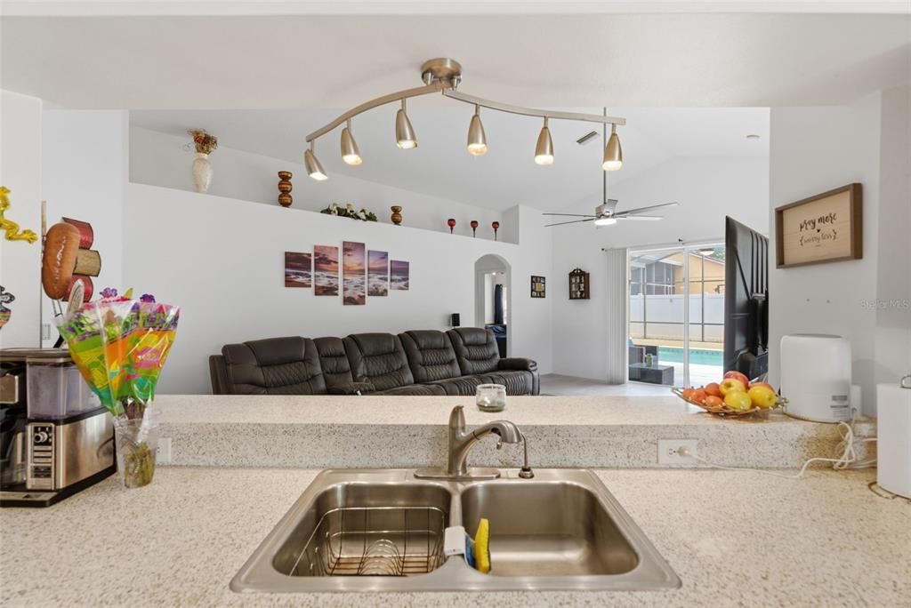 For Sale: $349,999 (4 beds, 3 baths, 1808 Square Feet)