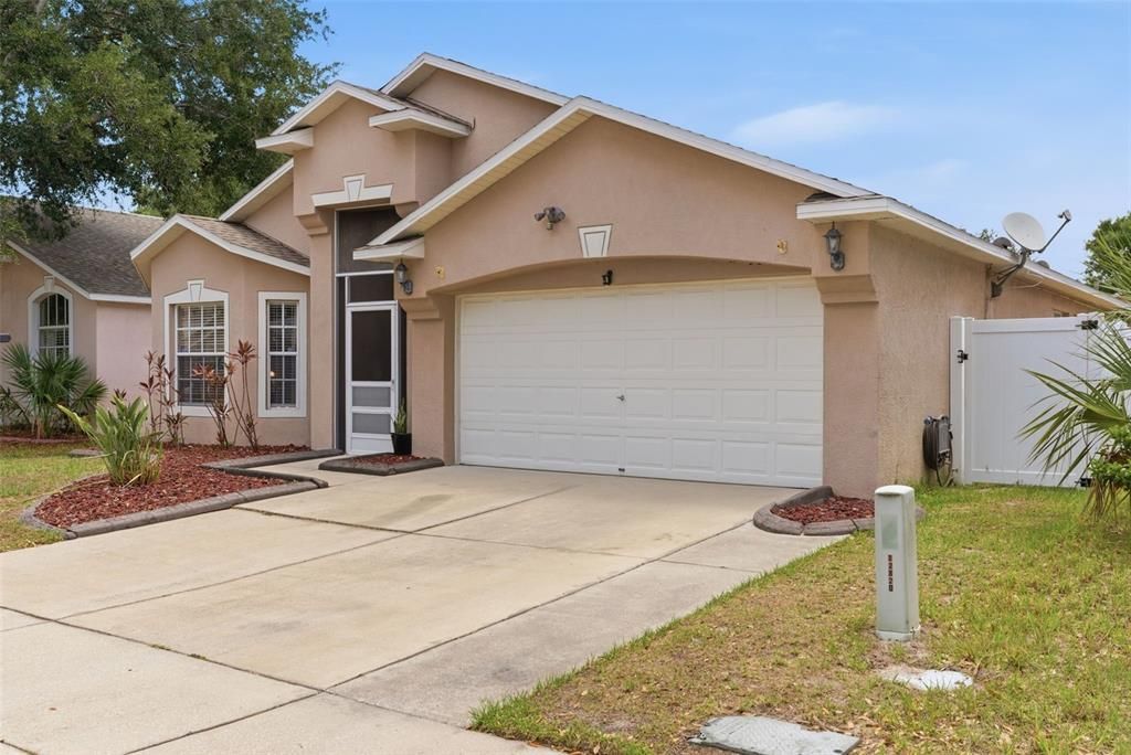 For Sale: $349,999 (4 beds, 3 baths, 1808 Square Feet)