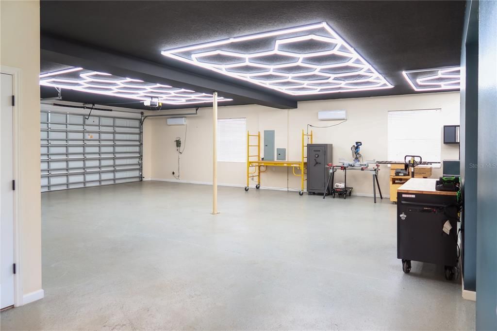 合同活跃: $629,999 (4 贝兹, 3 浴室, 2451 平方英尺)