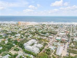 На продажу: $550,000 (0.08 acres)