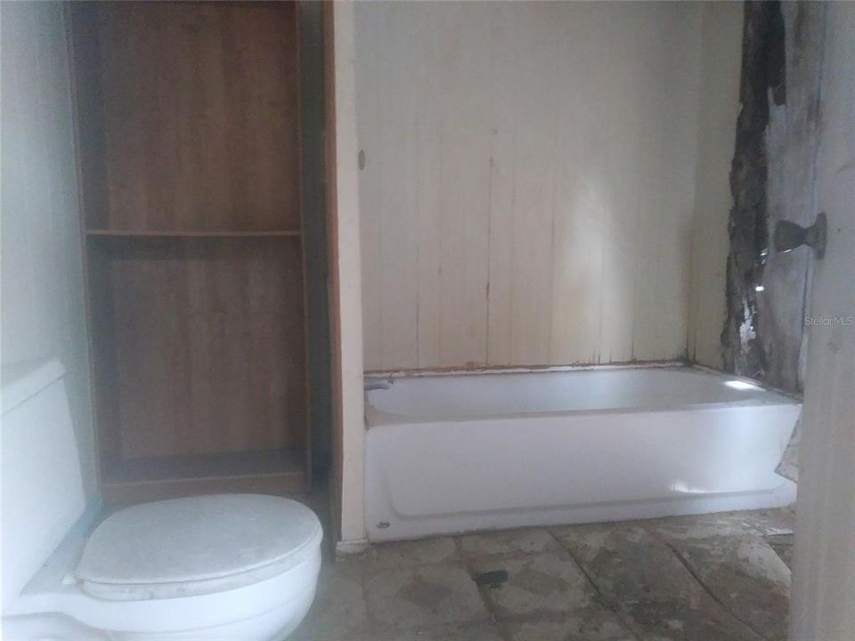 En Venta: $165,000 (4 camas, 2 baños, 1820 Pies cuadrados)