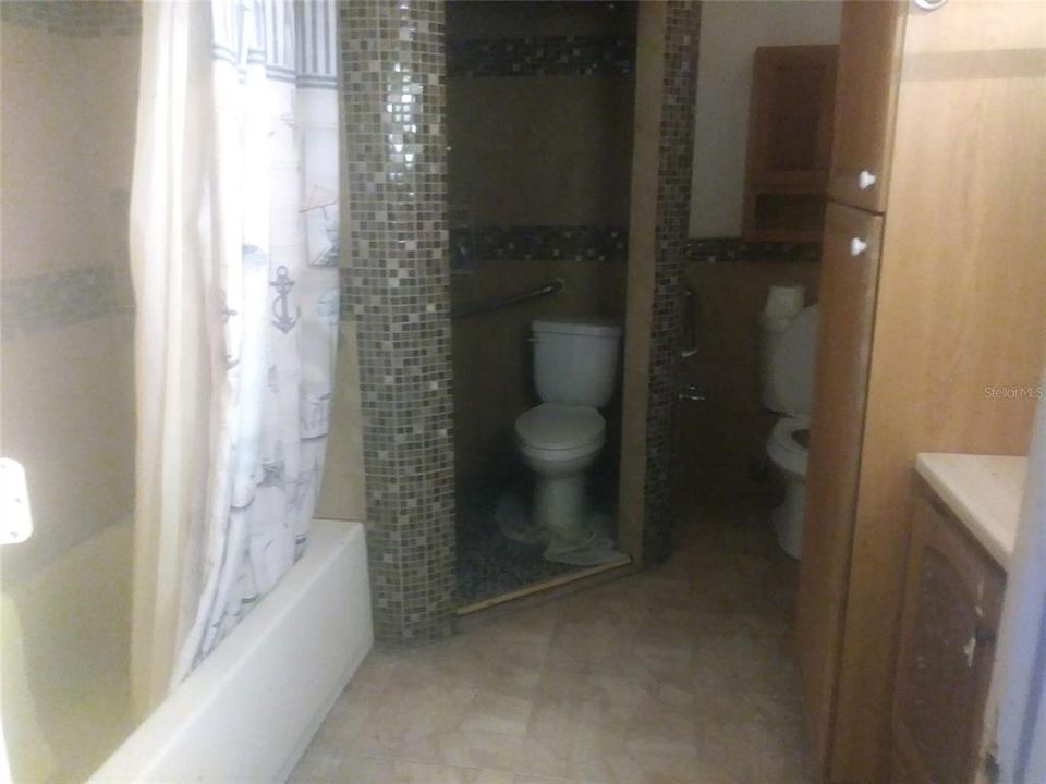 En Venta: $165,000 (4 camas, 2 baños, 1820 Pies cuadrados)