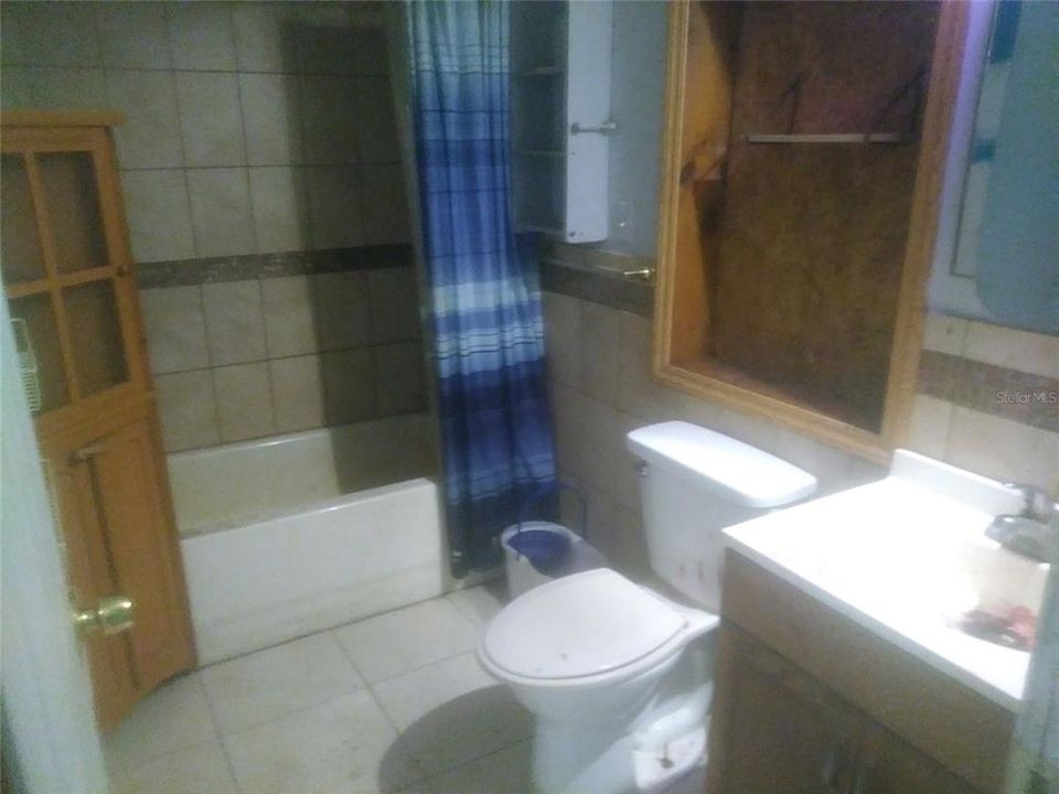 En Venta: $165,000 (4 camas, 2 baños, 1820 Pies cuadrados)