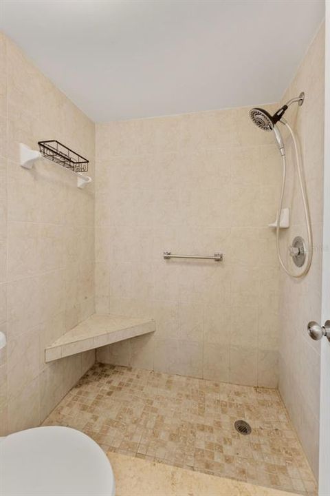 En Renta: $2,350 (3 camas, 2 baños, 1270 Pies cuadrados)