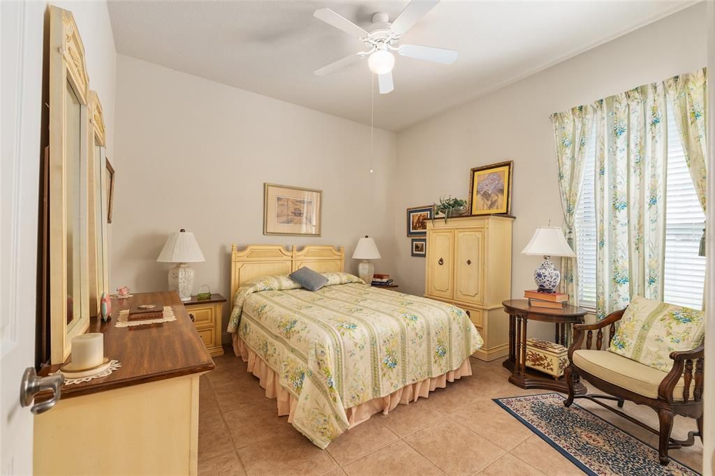 En Venta: $569,000 (4 camas, 3 baños, 2545 Pies cuadrados)