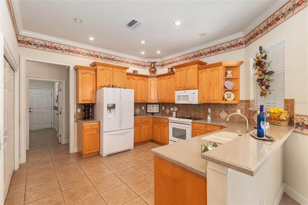En Venta: $569,000 (4 camas, 3 baños, 2545 Pies cuadrados)