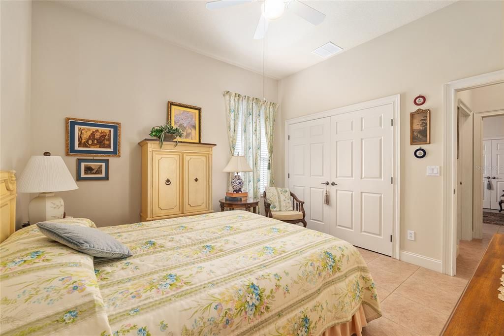 En Venta: $569,000 (4 camas, 3 baños, 2545 Pies cuadrados)