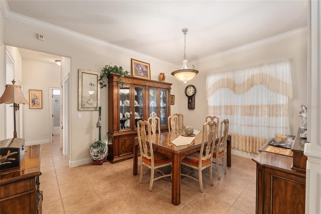 En Venta: $569,000 (4 camas, 3 baños, 2545 Pies cuadrados)