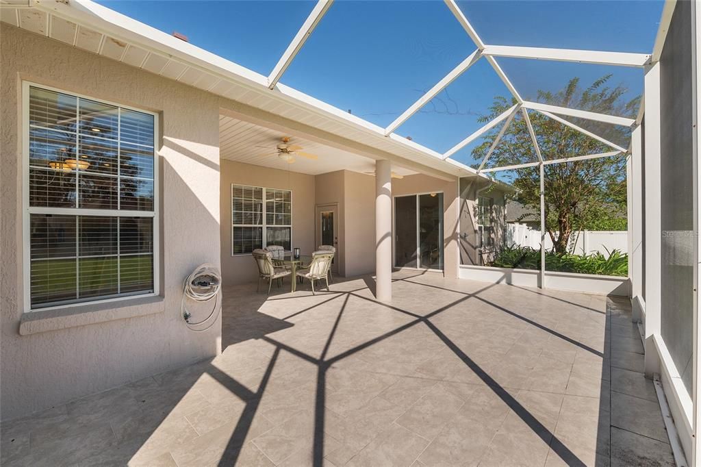 En Venta: $569,000 (4 camas, 3 baños, 2545 Pies cuadrados)