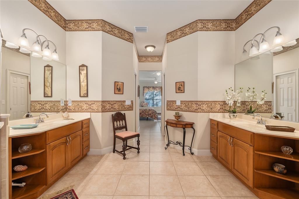En Venta: $569,000 (4 camas, 3 baños, 2545 Pies cuadrados)