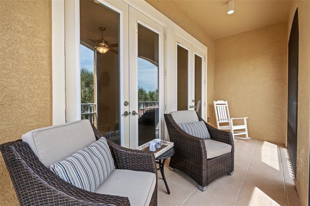 En Venta: $649,000 (3 camas, 2 baños, 2480 Pies cuadrados)