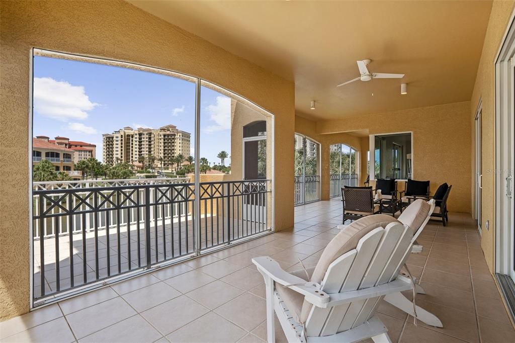 En Venta: $649,000 (3 camas, 2 baños, 2480 Pies cuadrados)
