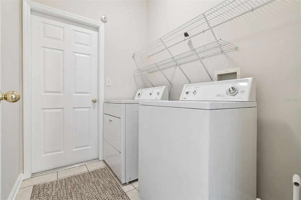 Activo con contrato: $340,000 (3 camas, 2 baños, 2238 Pies cuadrados)