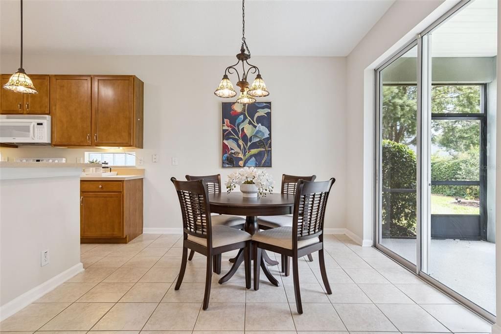Activo con contrato: $340,000 (3 camas, 2 baños, 2238 Pies cuadrados)