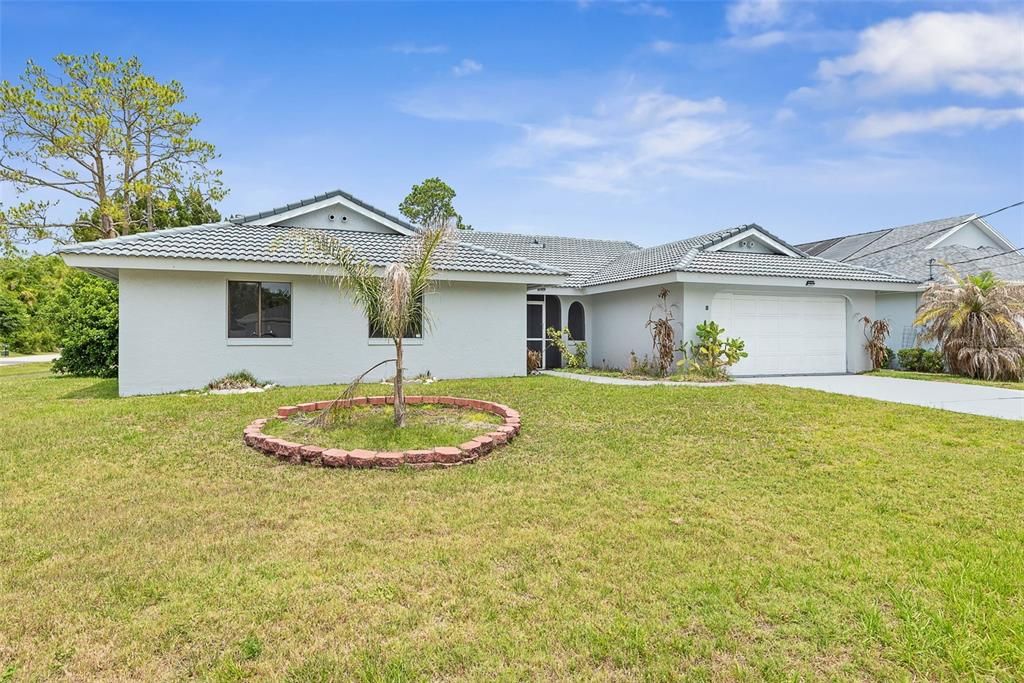 Activo con contrato: $515,000 (4 camas, 3 baños, 1972 Pies cuadrados)