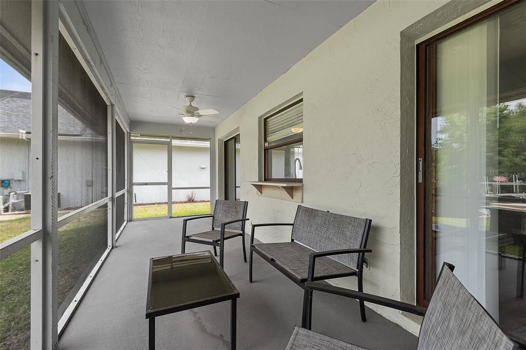 Activo con contrato: $515,000 (4 camas, 3 baños, 1972 Pies cuadrados)