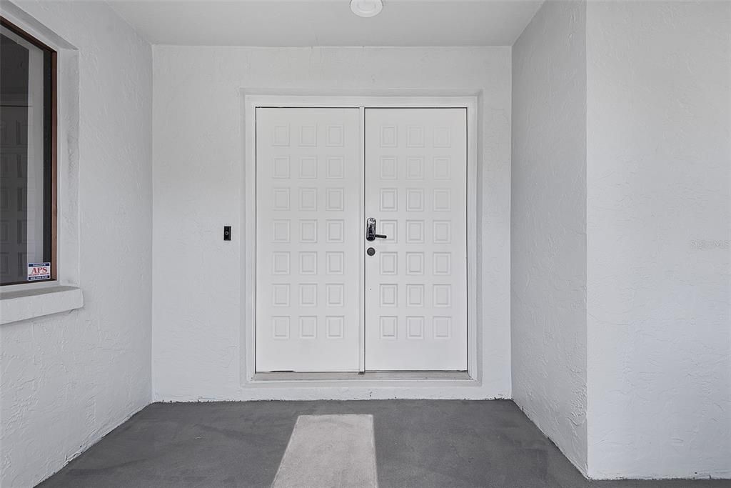 Activo con contrato: $515,000 (4 camas, 3 baños, 1972 Pies cuadrados)